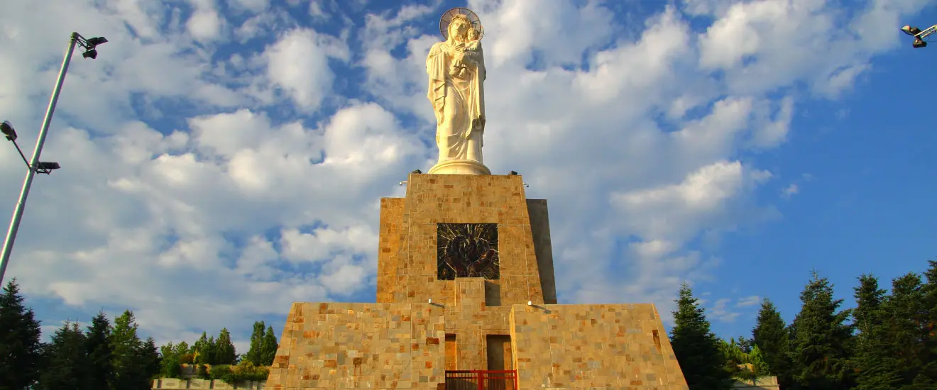Монумент Света Богородица